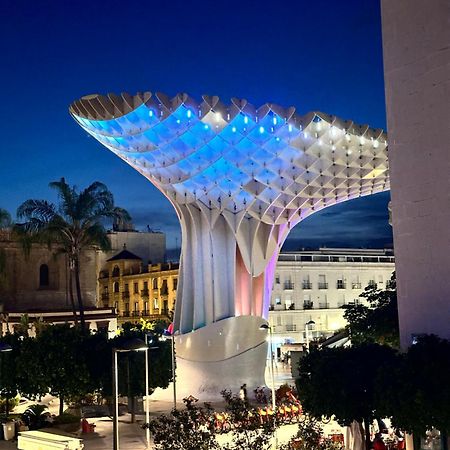 Apartamento Con Vista A Las Setas Sevilla Bagian luar foto