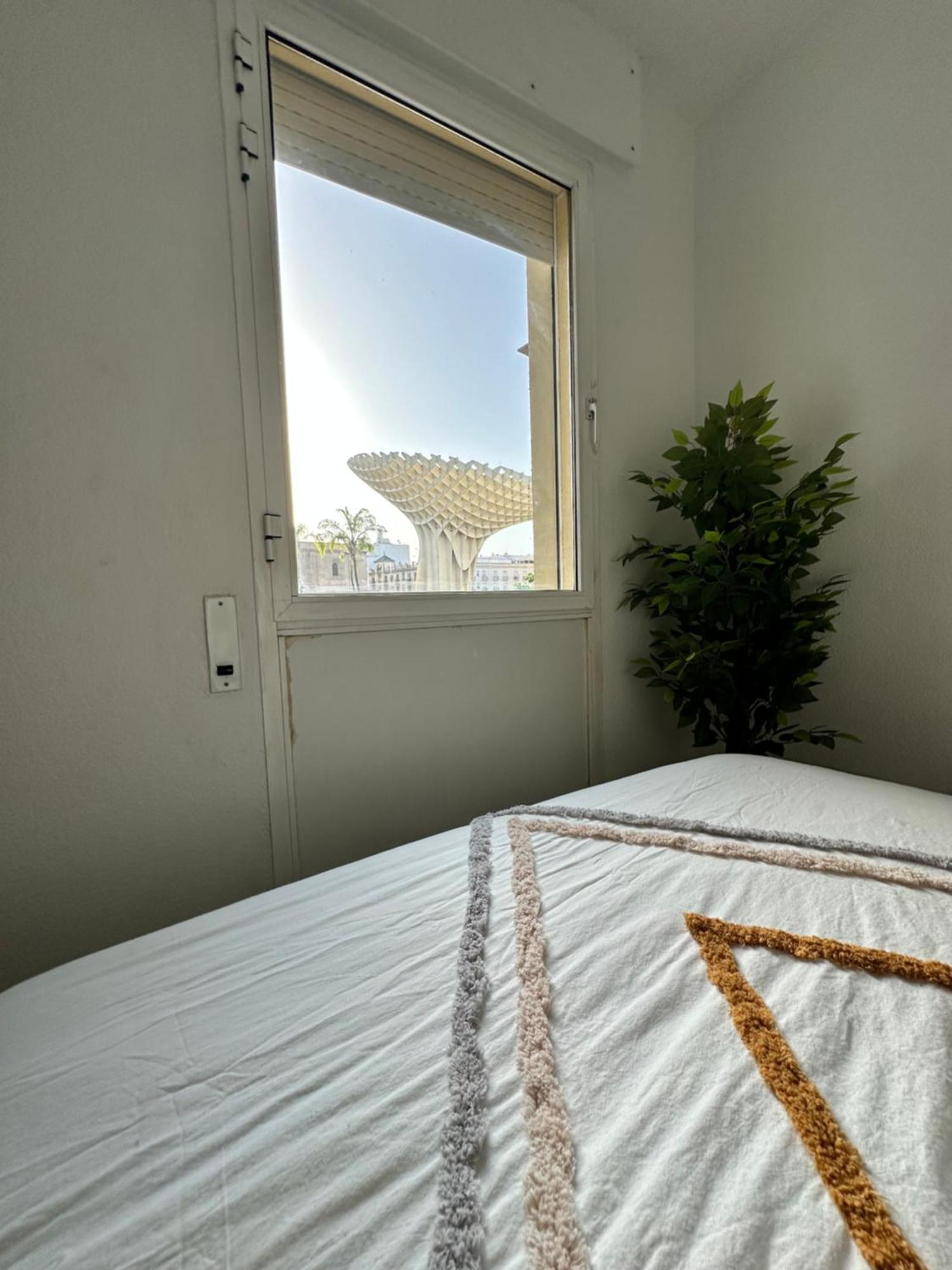 Apartamento Con Vista A Las Setas Sevilla Bagian luar foto